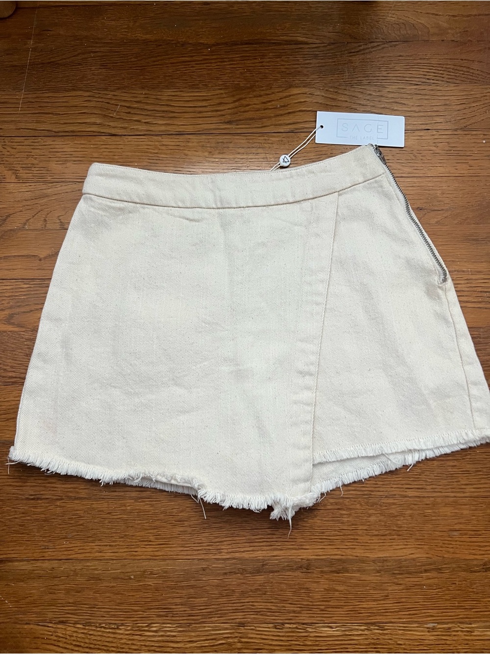 SAGE Denim Cream Frayed Hem Women's Skort